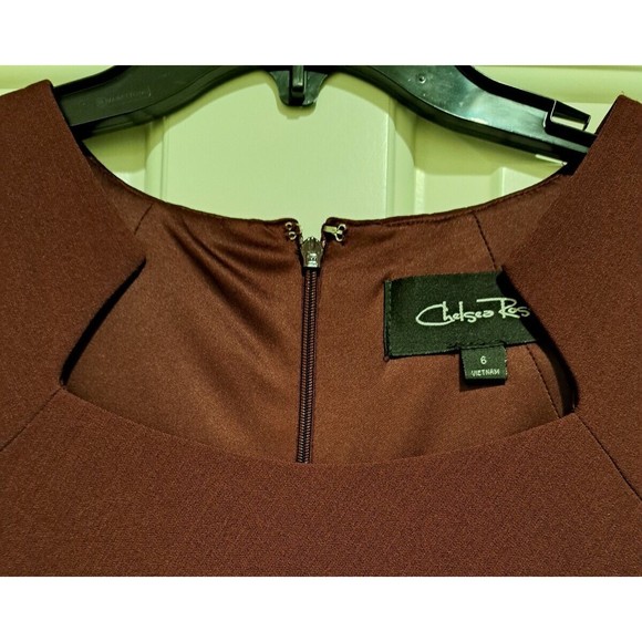 Chelsea Dress Fit Flare Red and Black Short Sleeved Knee Length Ruched Womens 6 - Picture 5 of 8